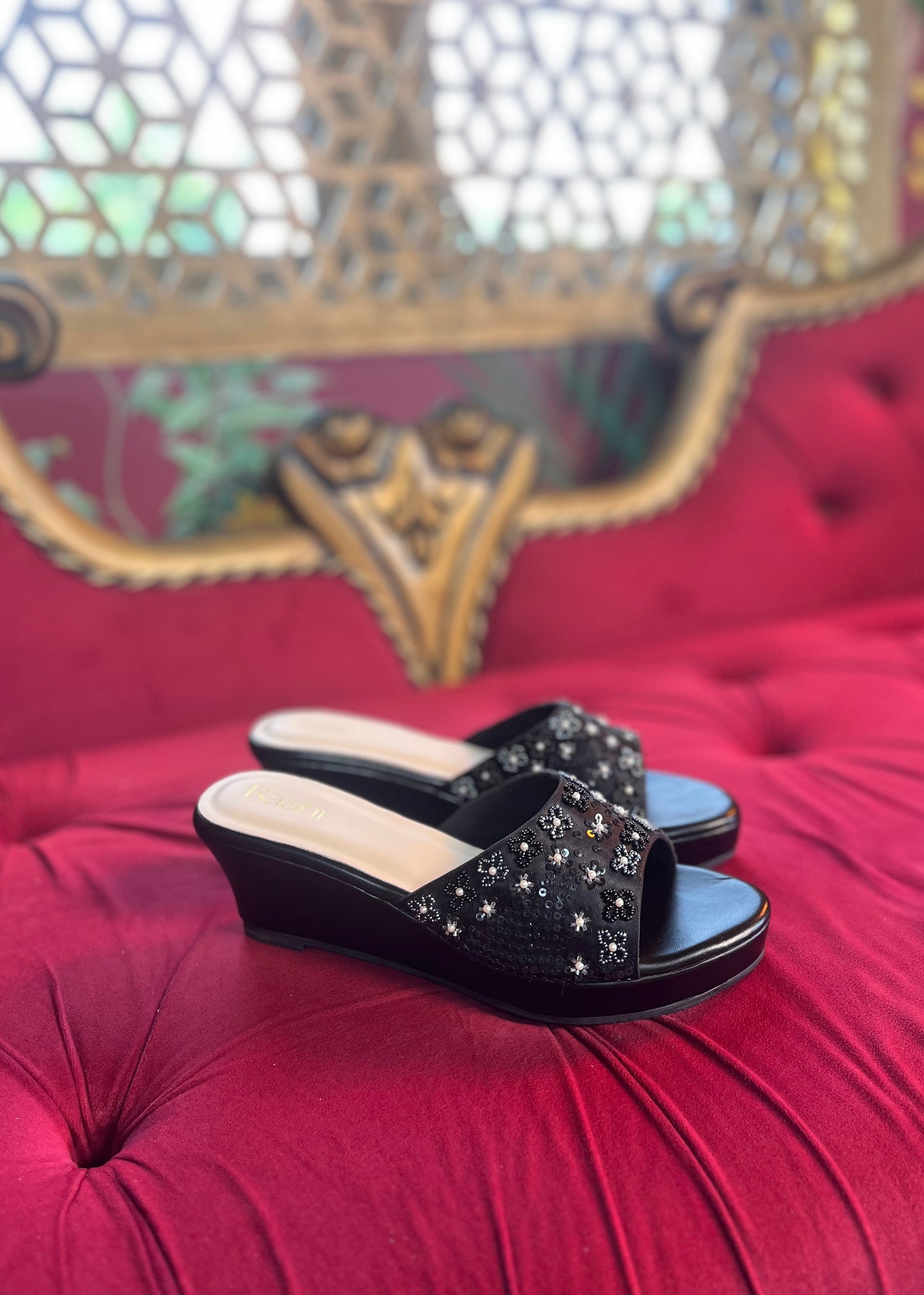 Black Flower Wedge