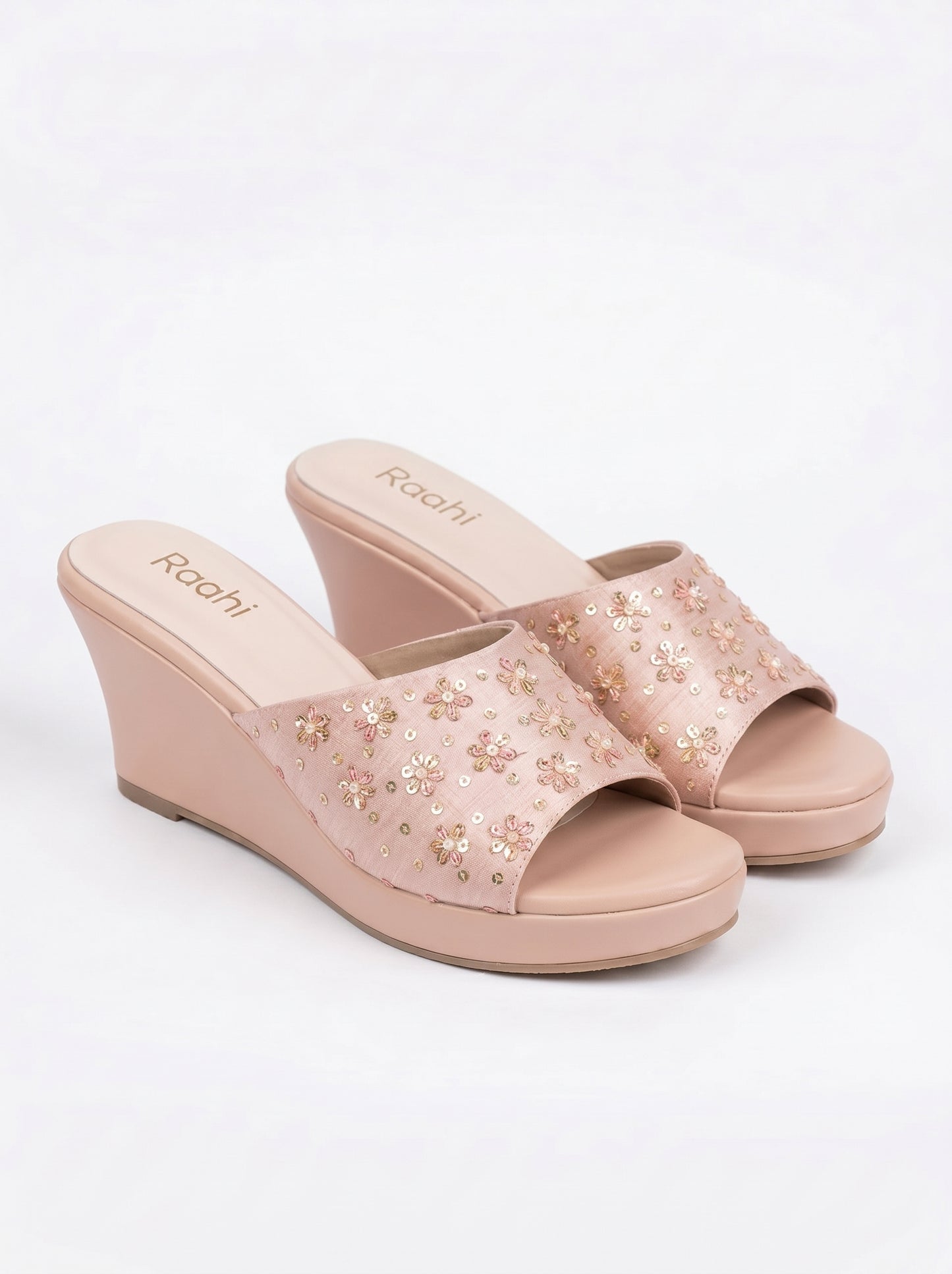 Scattered Flower Wedge